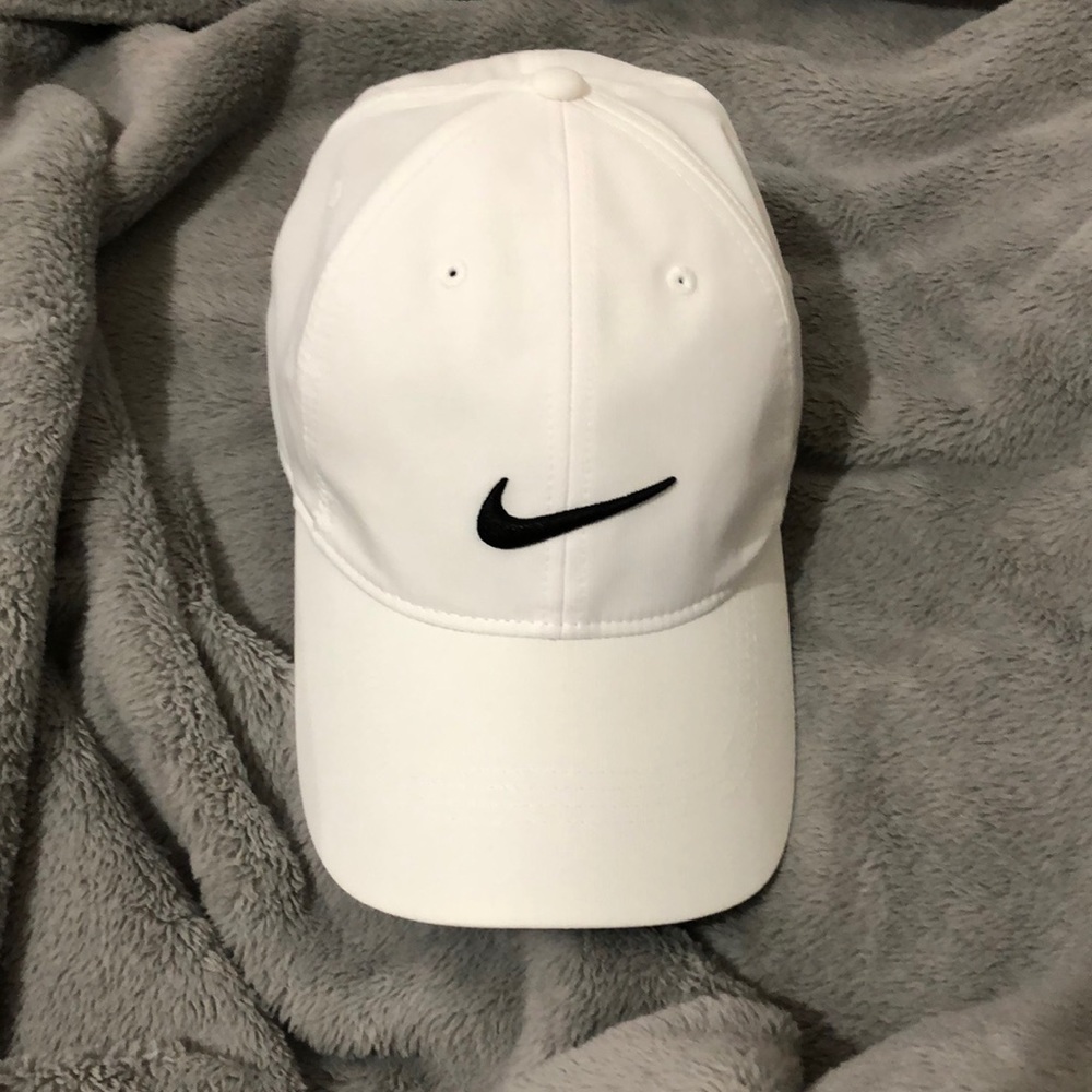 White nike cap